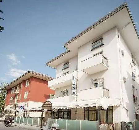 Luna Hotell 3*