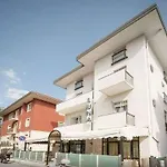 Luna Hotel 3*
